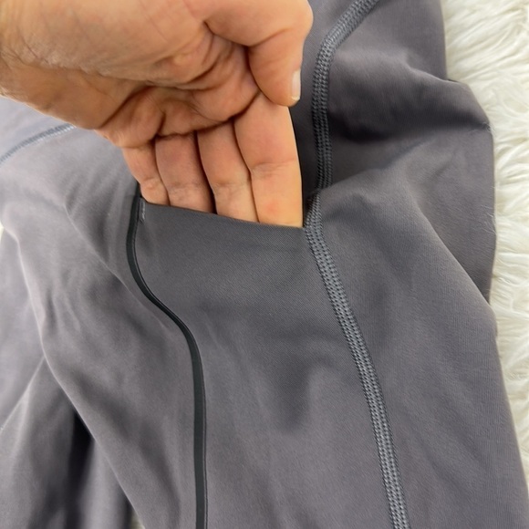 Lululemon Chase Me Crop (21") Dark Carbon / Black - Picture 4 of 7